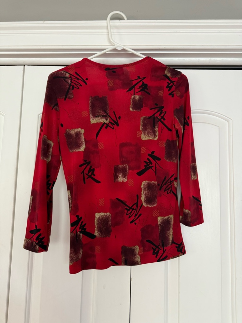 Chico's Red Abstract Print V-Neck Top - Picture 3 of 4